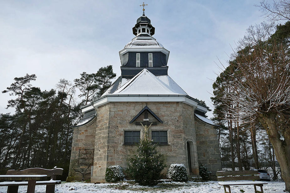 Weihnachtsbaum an der Weingartenkapelle